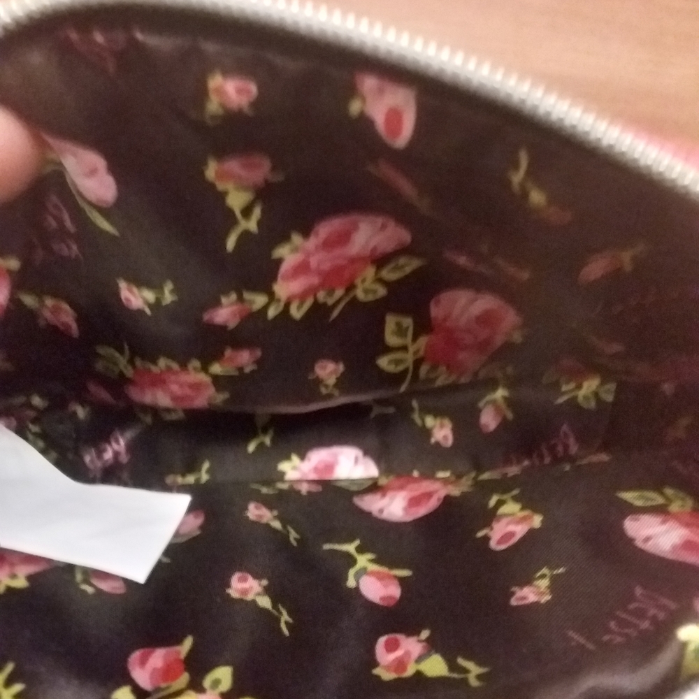 Xox Betsey makeup tote - Picture 3 of 7
